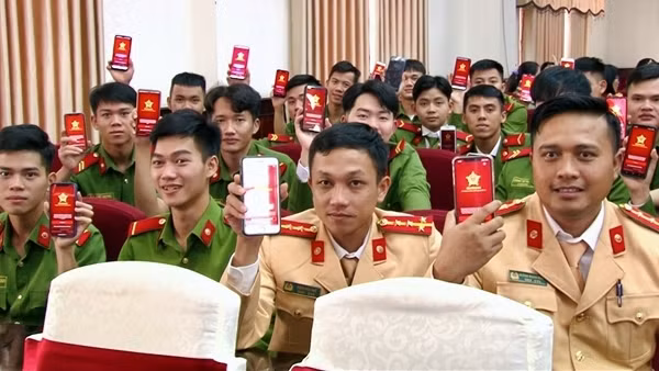 Tuổi trẻ Công an Quảng Nam xung kích thực hiện chuyển đổi số