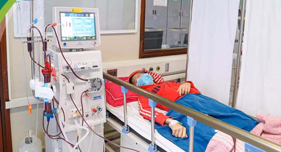 2 trẻ suy thận do tự ý dùng thuốc nam -0