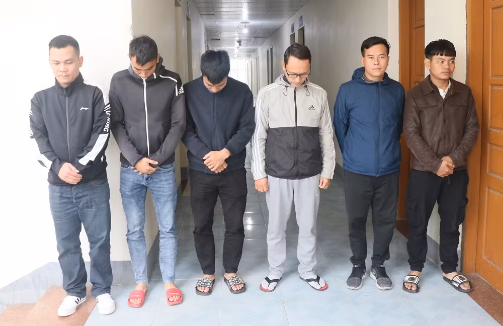 6 đối tượng cấm đi khỏi nơi cư rú (1).jpg -0