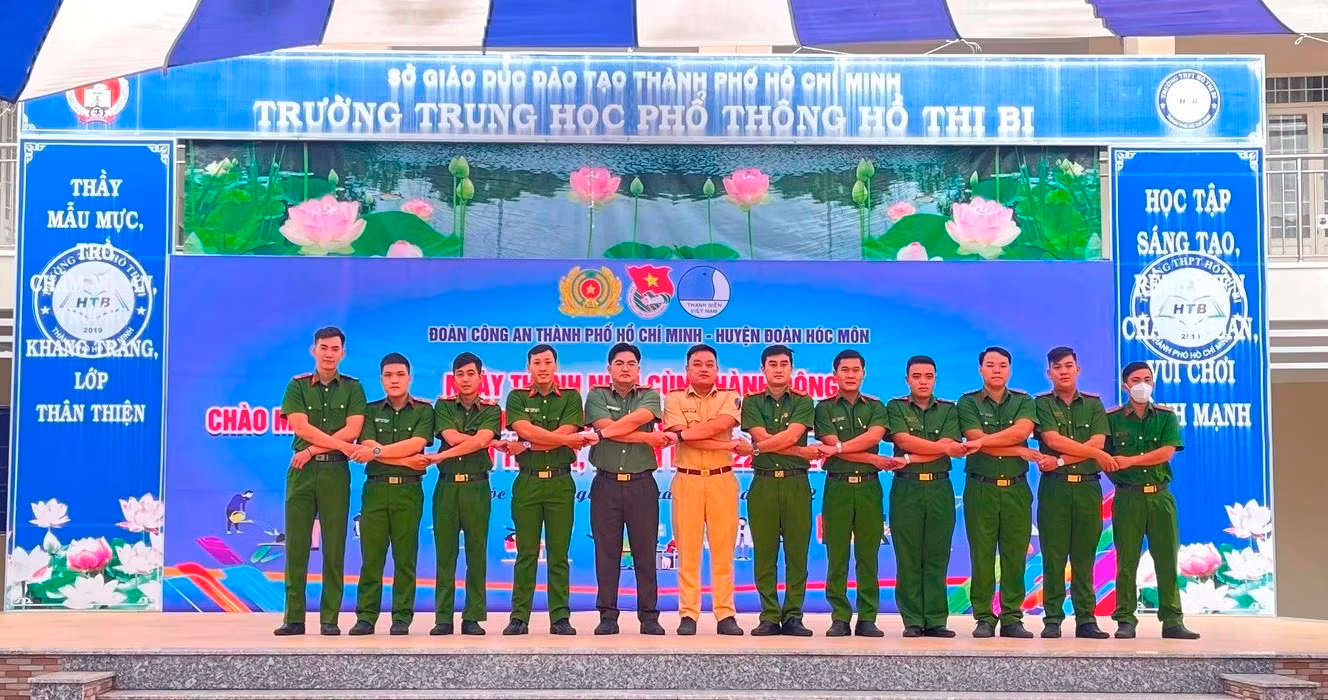 Ngày Thanh niên tuyên truyền pháp luật phòng, chống tội phạm, ra quân xử lý môi trường -0