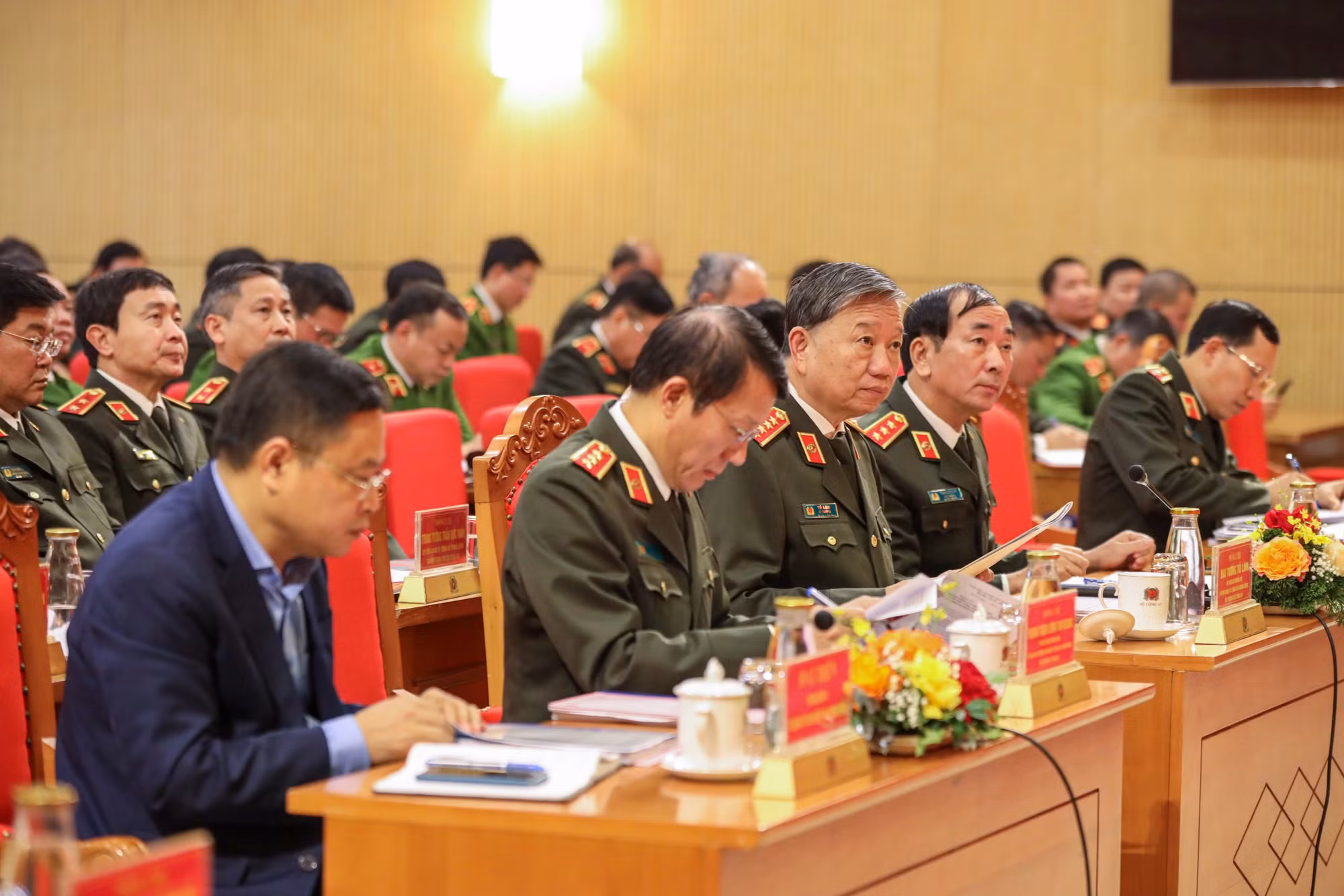 Tổng kết công tác đảng và trao Giải Búa Liềm Vàng trong CAND năm 2022 -0