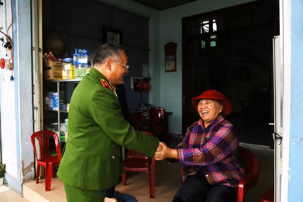 Vì sự bình yên, an ninh, an toàn và hạnh phúc của nhân dân -0