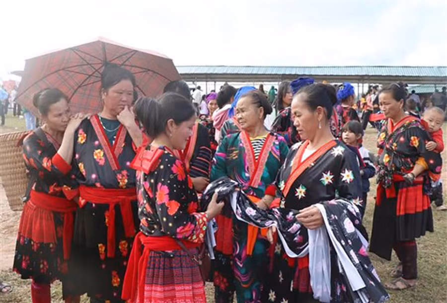 vna_potal_dien_bien_sac_mau_cho_phien_vung_cao_bien_gioi_phin_ho_6480093.jpg -0