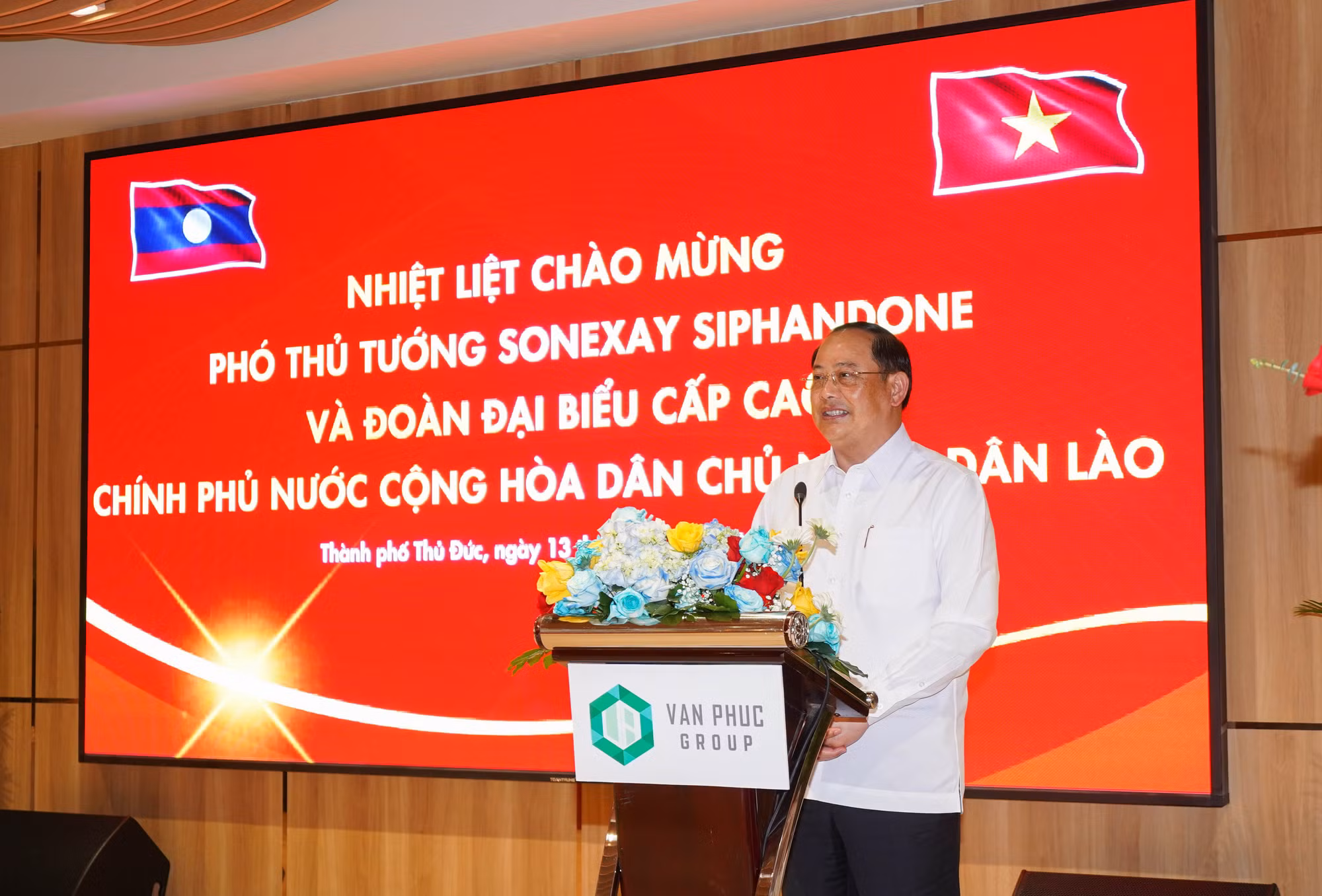 Phó Thủ tướng Lào cùng lãnh đạo TP Hồ Chí Minh thăm và làm việc tại Van Phuc City -0