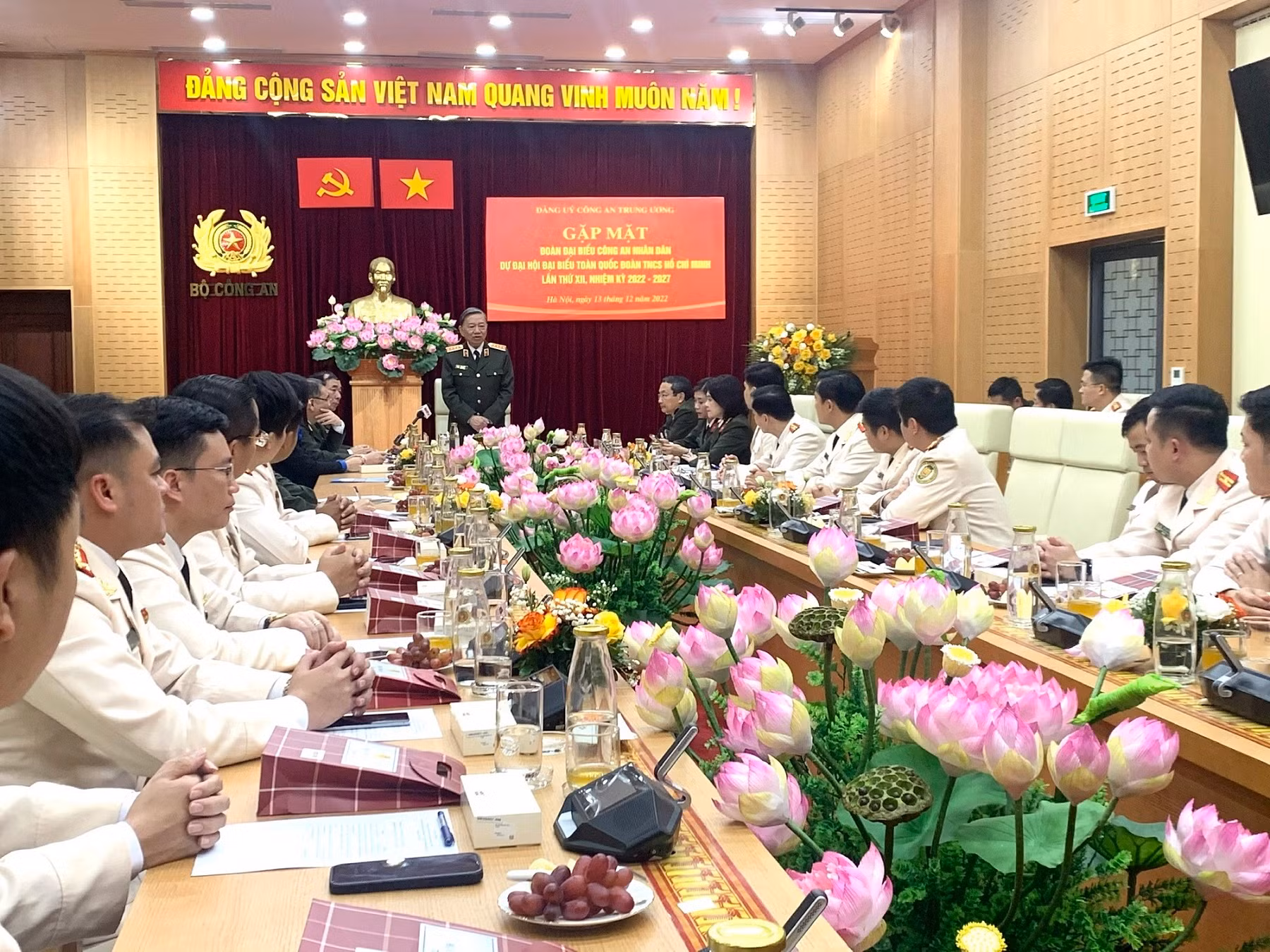 Bộ trưởng Tô Lâm gặp mặt Đoàn đại biểu thanh niên CAND dự Đại hội Đoan toàn quốc lần thứ XII -0