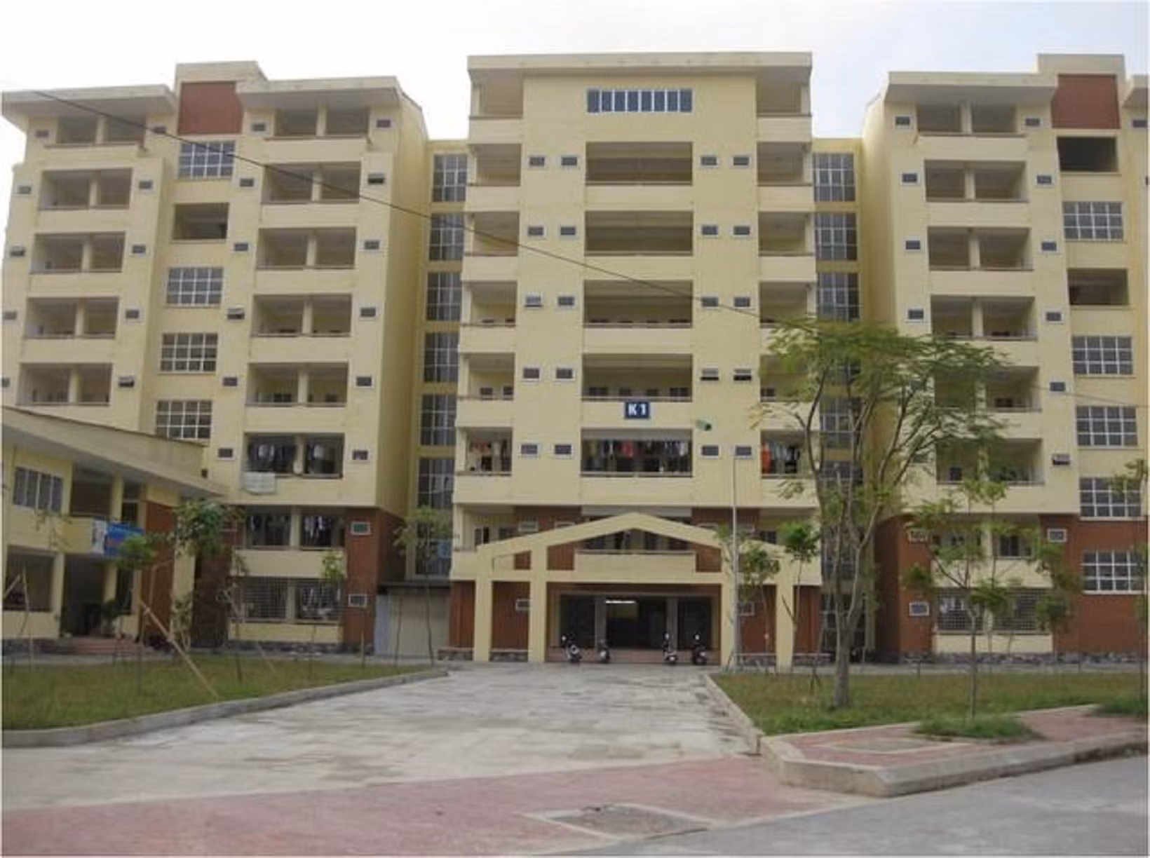 Hàng trăm sinh viên trường ĐH Hải Phòng bất ngờ bị rời khỏi ký túc xá trong một đêm -0