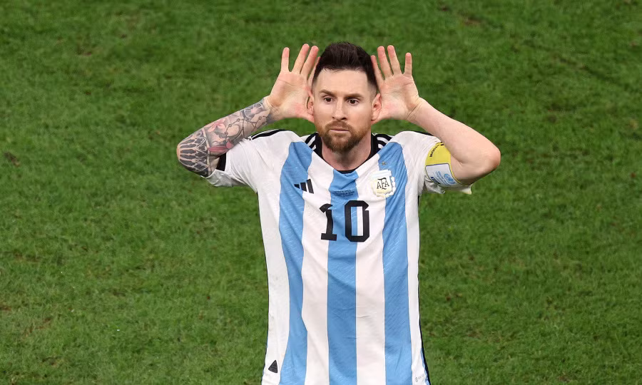messi-3-j].jpeg -0