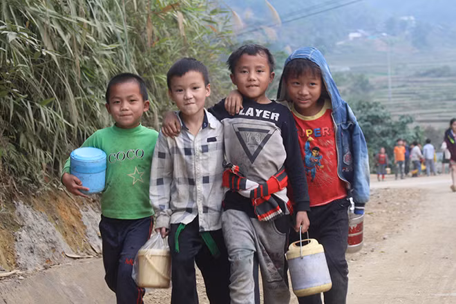 Những bữa cơm không do tay mẹ nấu -0