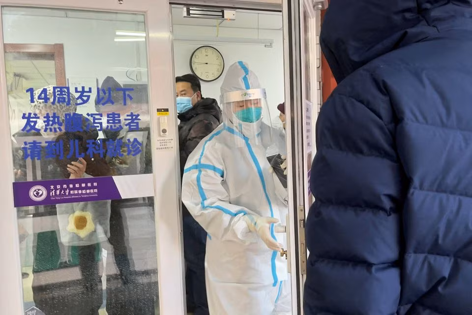 Trung Quốc xoay trục chống COVID-19 với điểm tựa vaccine -0
