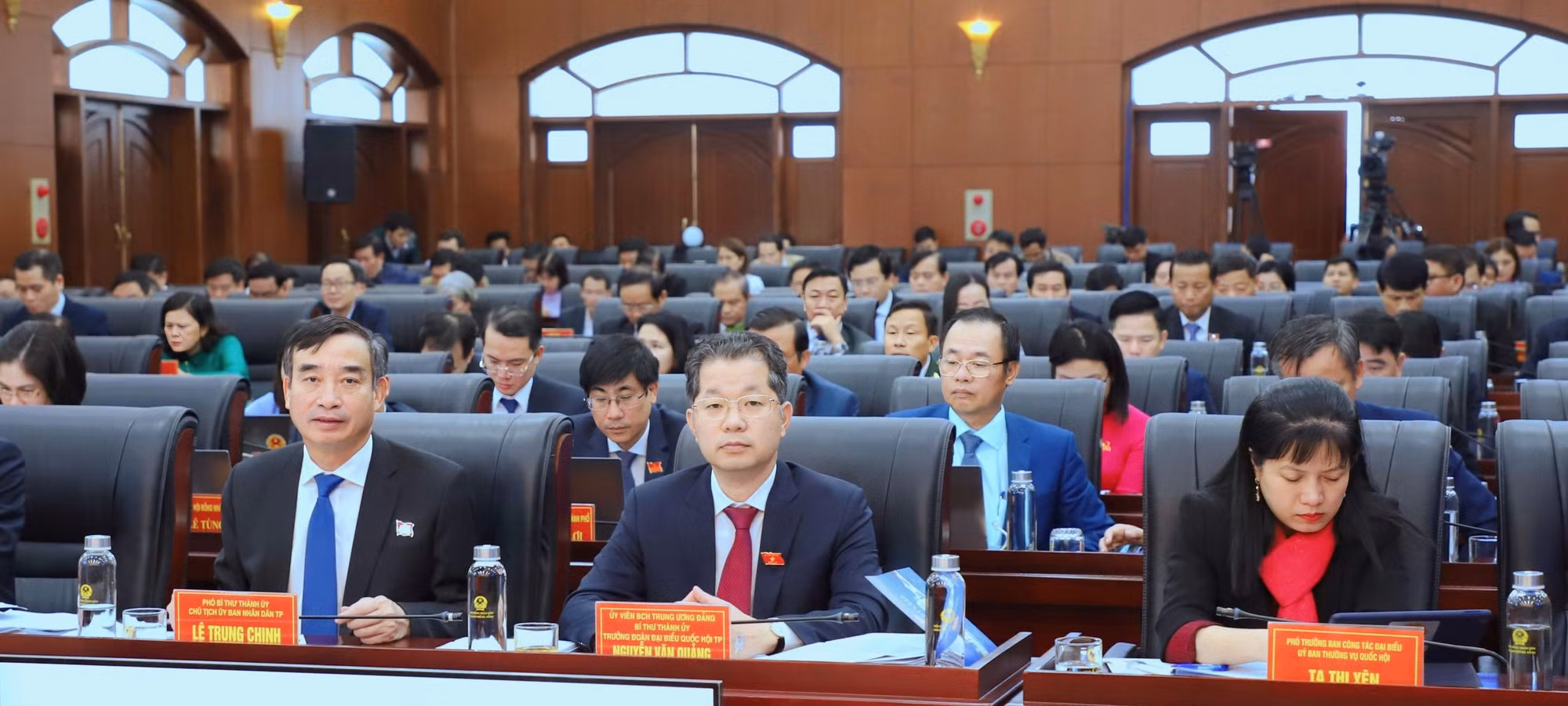 Nhiều kiến nghị 