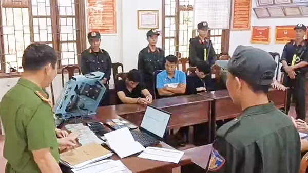 Cá độ bóng đá trên không gian mạng - Tiền mất, tật mang sau cú nhấp chuột