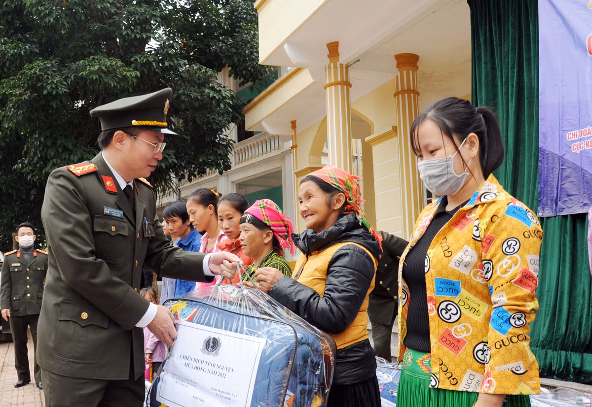 Xua tan lạnh giá mùa đông nơi địa đầu Tổ quốc -0
