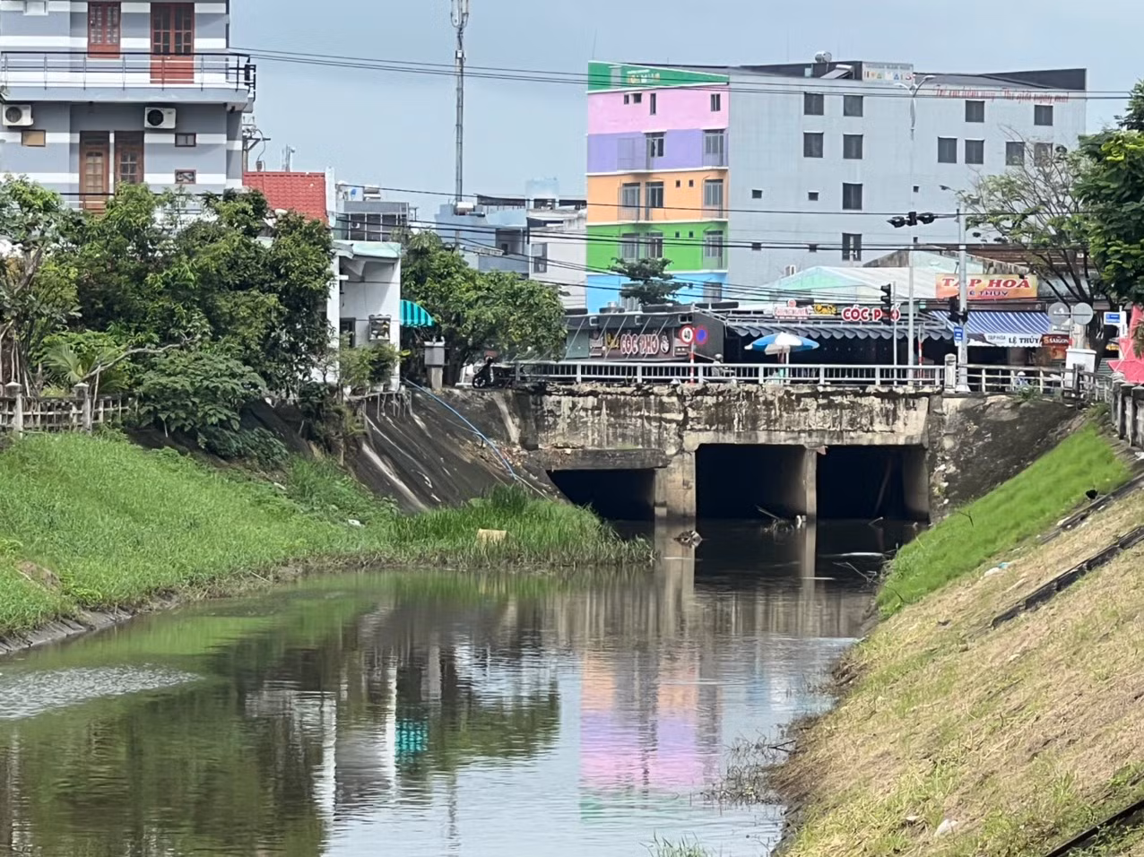 Nhiều kiến nghị 