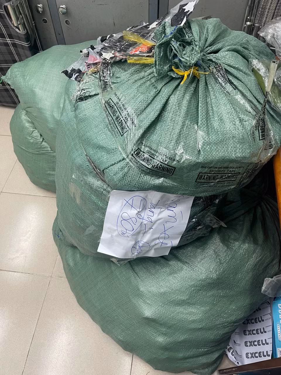 Triệt phá đường dây trộm tài sản tại khu vực kho hàng sân bay quốc tế Tân Sơn Nhất -1