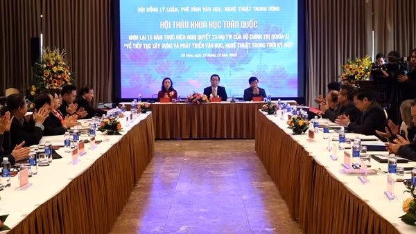 Khai mạc Hội thảo 15 năm triển khai Nghị quyết 23 về văn học nghệ thuật