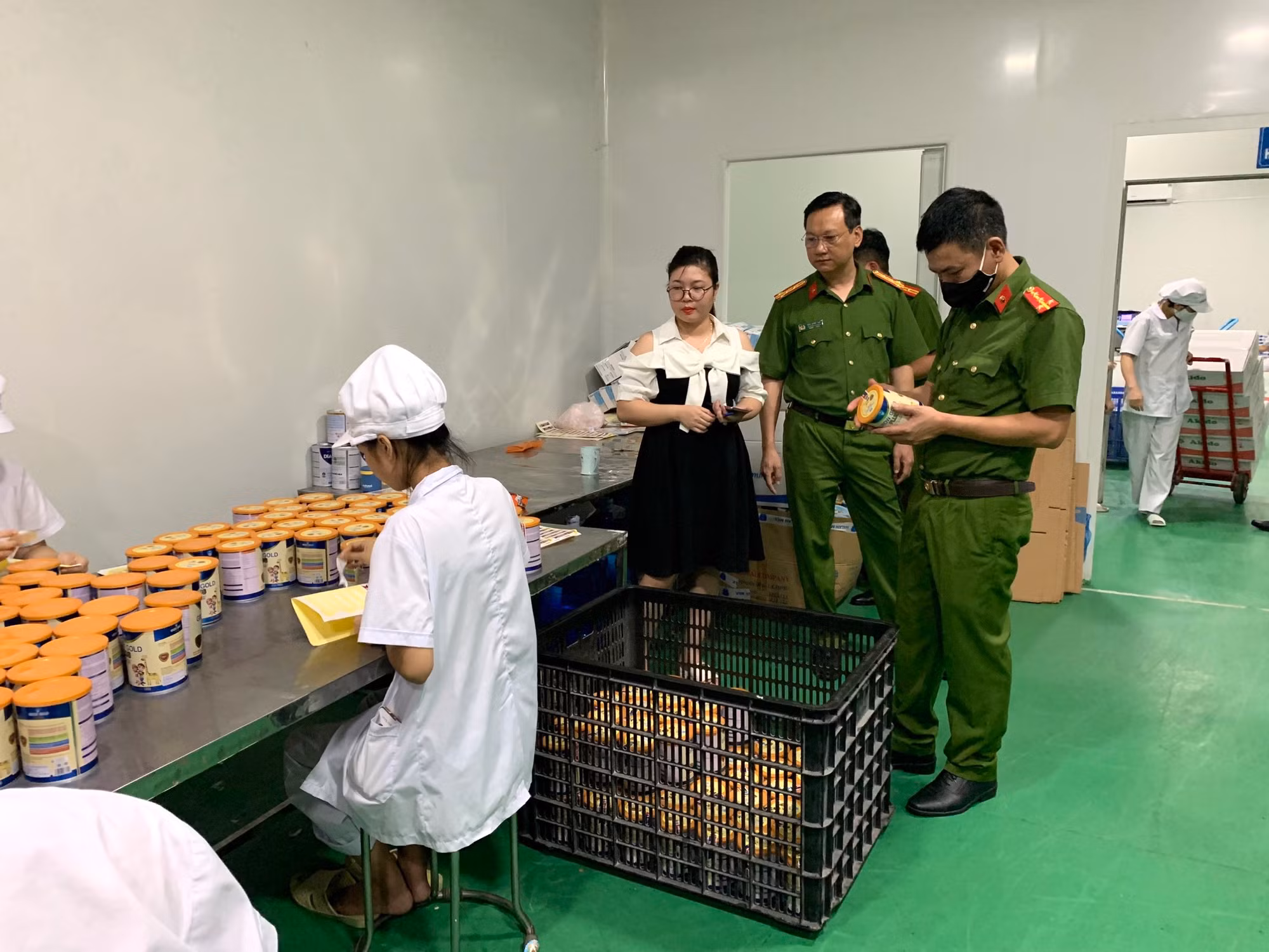 Khởi tố hình sự doanh nghiệp sản xuất sữa bột cho trẻ em và người già kém chất lượng -0