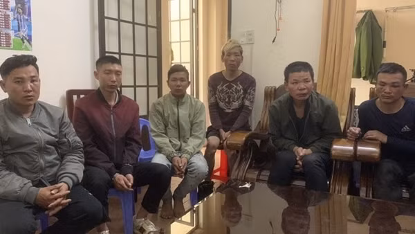 Tạm giữ 6 đối tượng chống người thi hành công vụ