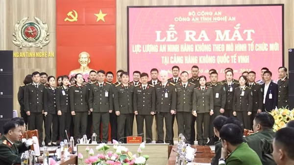 Công an tỉnh Nghệ An ra mắt lực lượng an ninh hàng không theo mô hình tổ chức mới