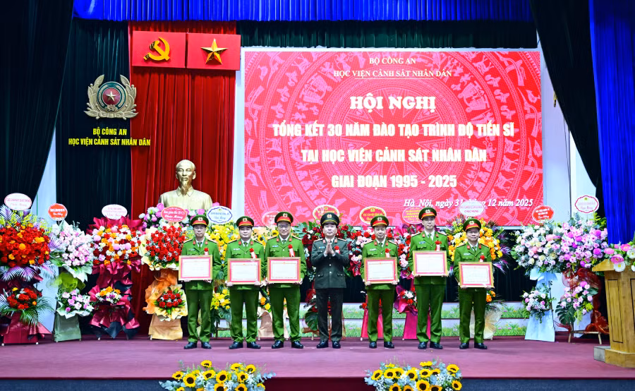 Đổi mới căn bản, toàn diện công tác đào tạo tiến sĩ gắn với việc kiện toàn tổ chức bộ máy trong CAND -0