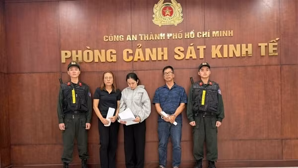Triệt phá đường dây buôn lậu thực phẩm chức năng quy mô lớn từ các nước Châu Âu