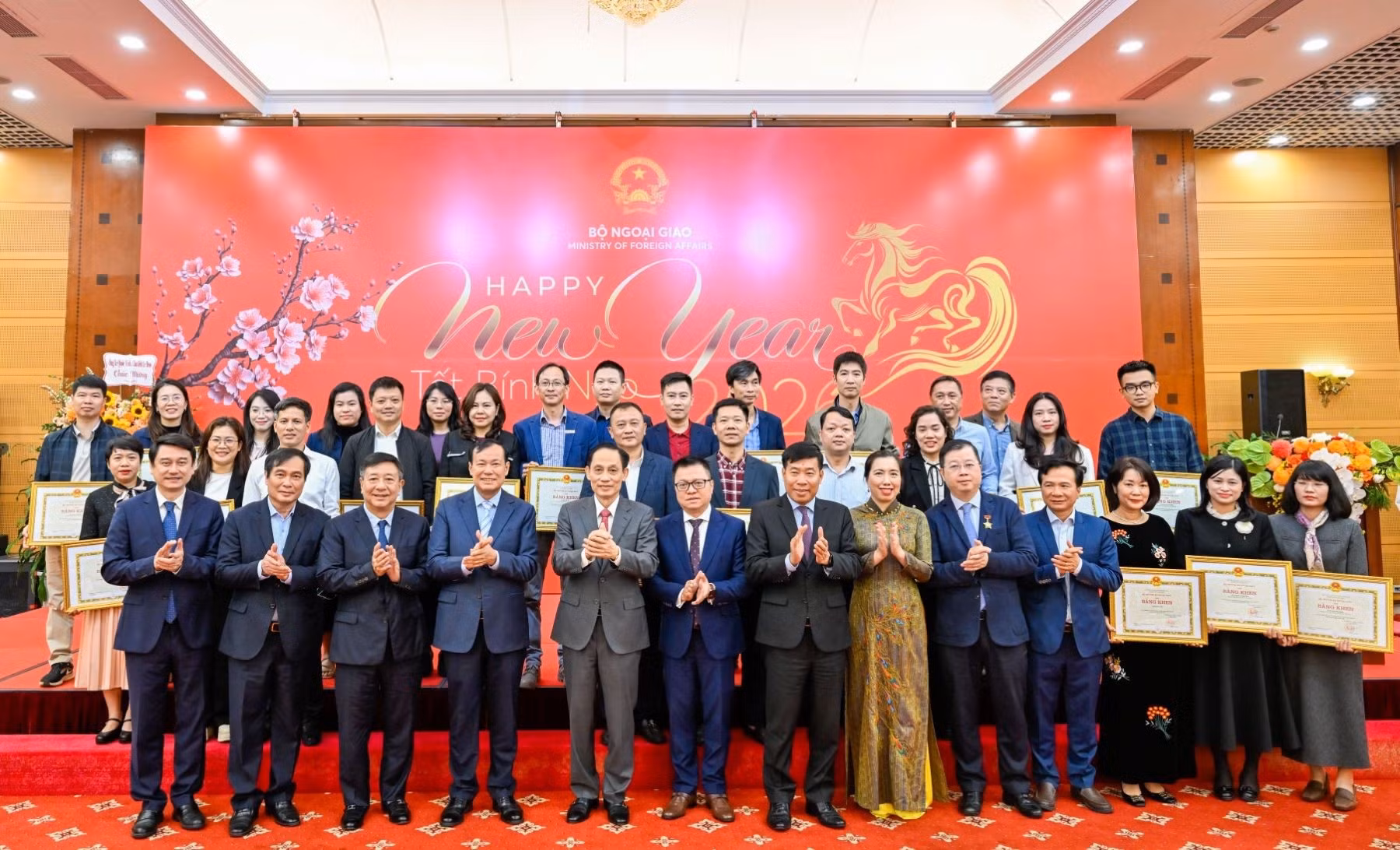 Yêu cầu cấp thiết về triển khai công tác đối ngoại toàn diện ở tầm cao mới -0