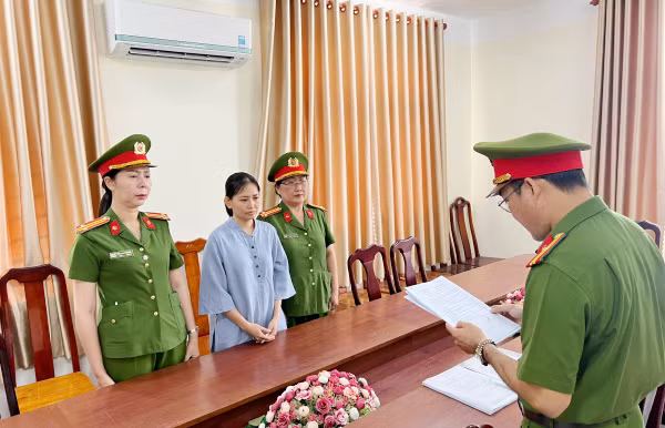 Chủ hụi online chiếm đoạt trên 1,7 tỷ đồng bị bắt tạm giam
