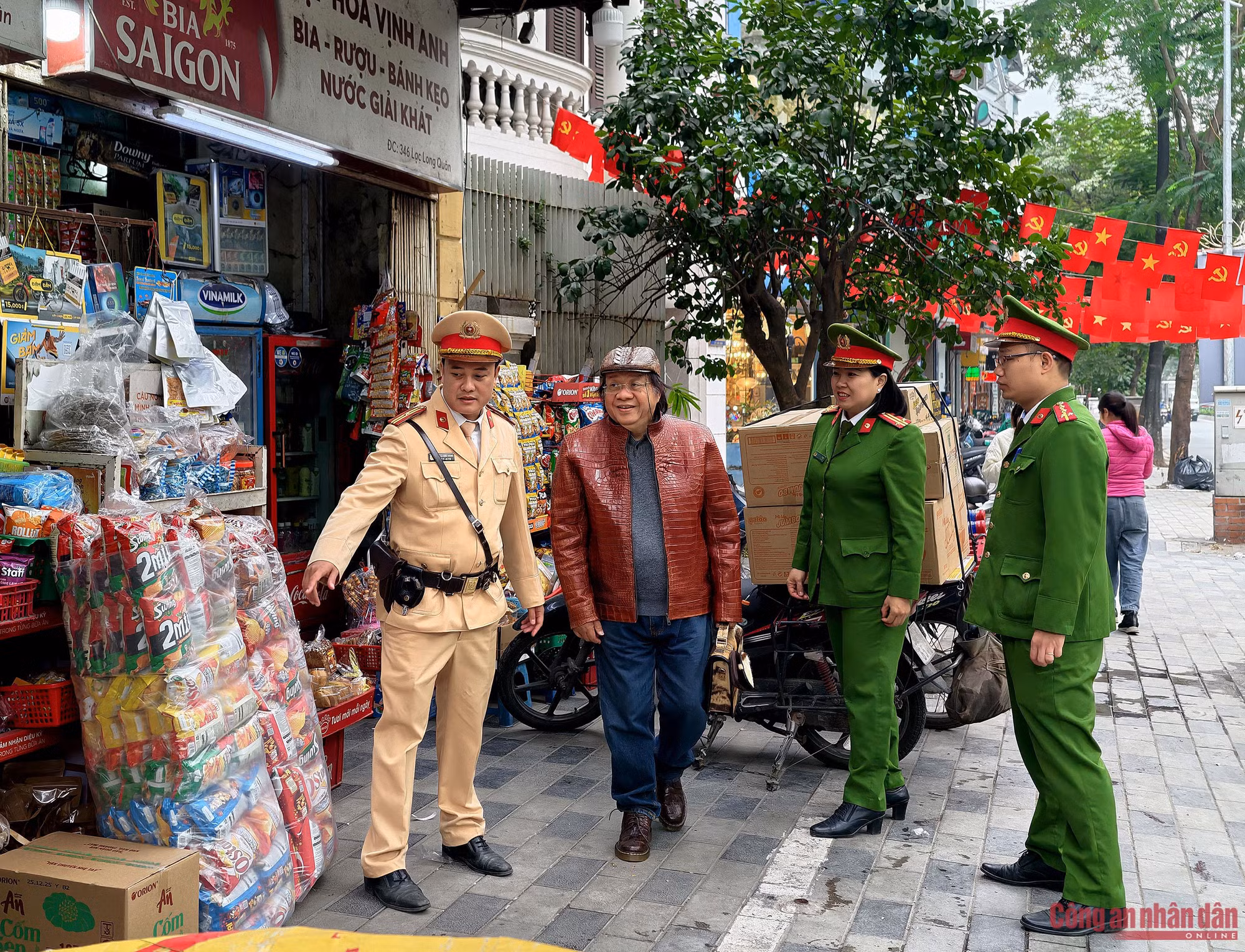 Công an Hà Nội hiệp đồng chặt chẽ, chủ động đảm bảo an ninh phục vụ Tết Dương lịch 2026 -6