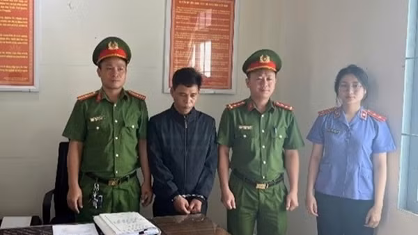 Bắt đối tượng làm giả giấy tờ mua bán ôtô, chiếm đoạt 201 triệu đồng
