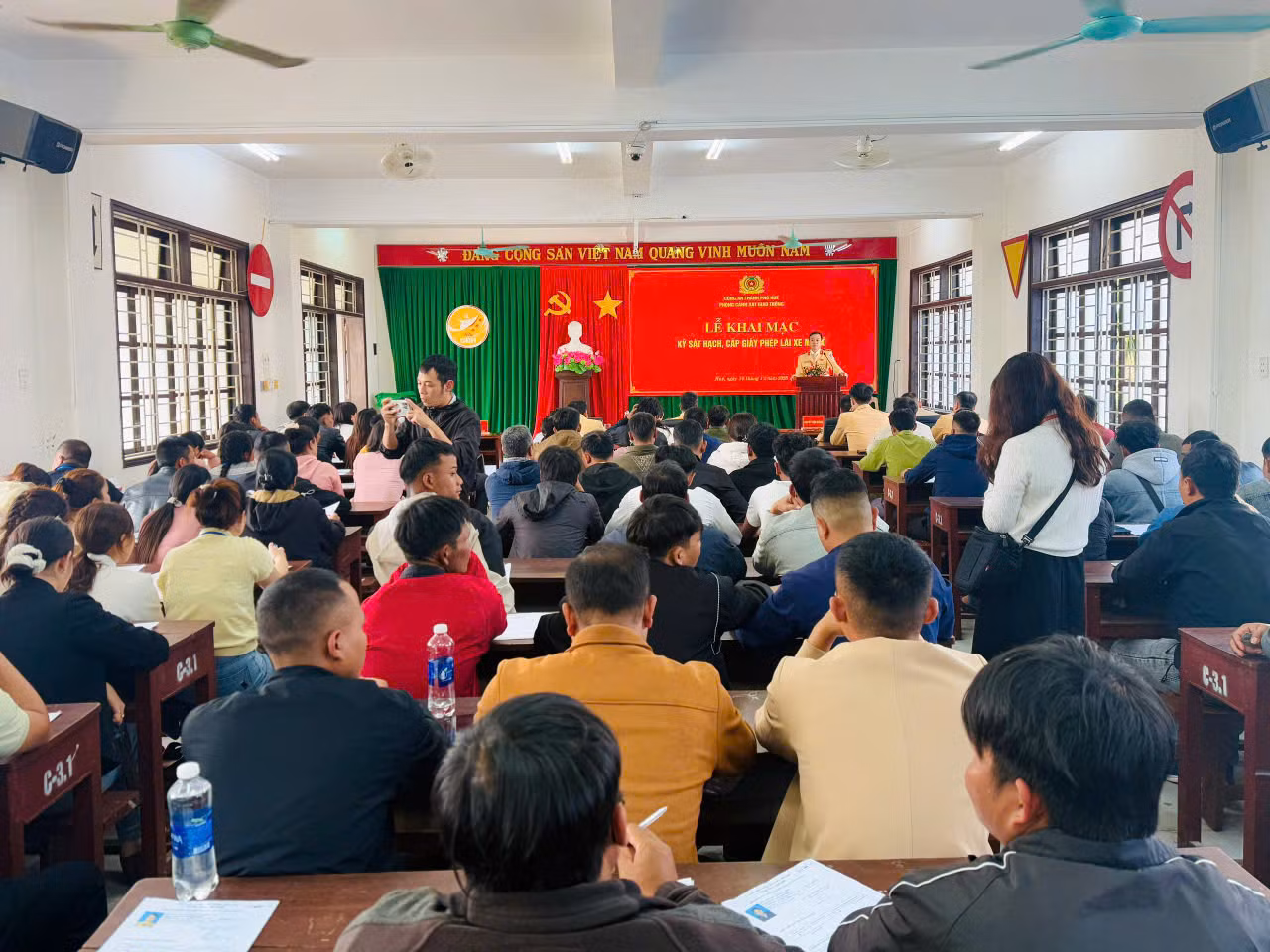 Tổ chức sát hạch lái xe miễn phí cho các học viên là đồng bào dân tộc thiểu số -0