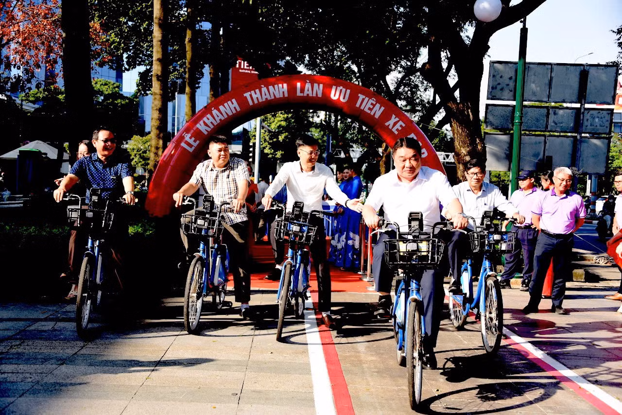 Trải nghiệm làn đường riêng cho xe đạp đầu tiên tại TP Hồ Chí Minh -2