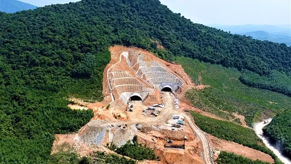 Xuyên lễ trên công trường cao tốc Bắc – Nam