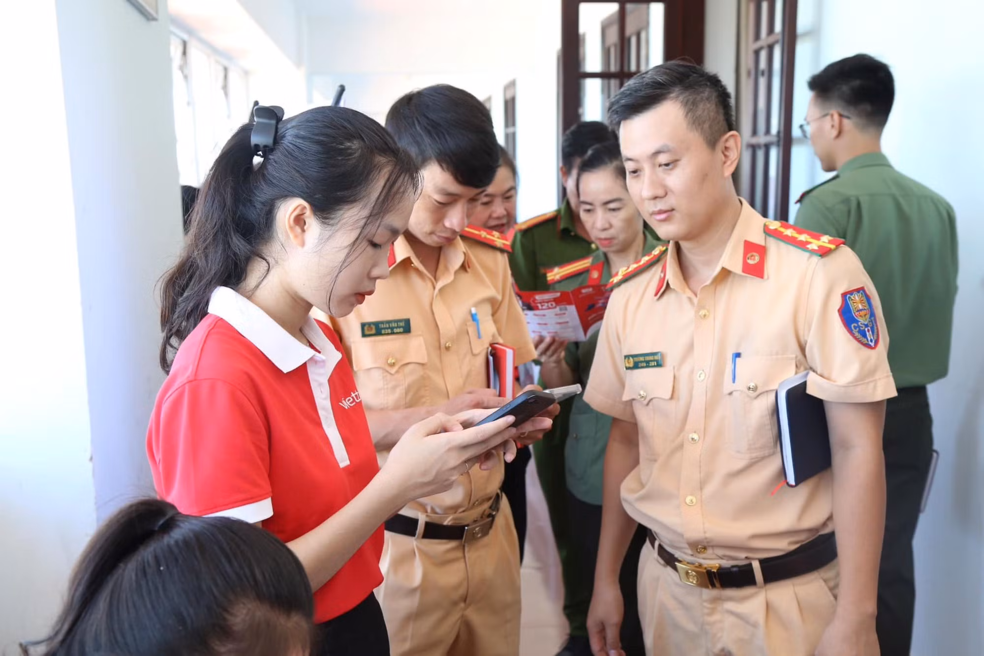 Công an Thừa Thiên Huế triển khai cấp phát chữ ký số với nhiều tiện ích -0