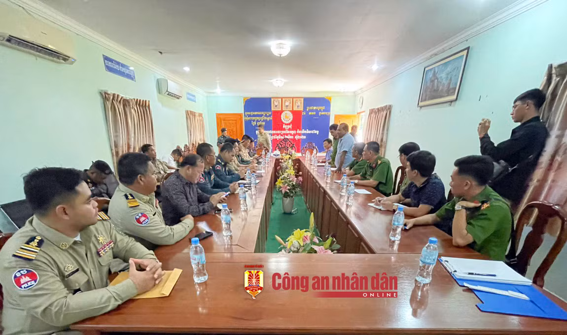 Khen thưởng các tập thể, cá nhân có thành tích xuất sắc trong điều tra, truy xét nhanh nhóm đối tượng phạm tội -0