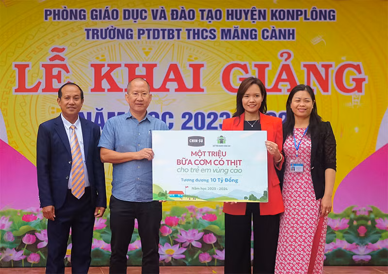 CHIN-SU tài trợ “Một triệu bữa cơm có thịt” cho trẻ vùng cao -0