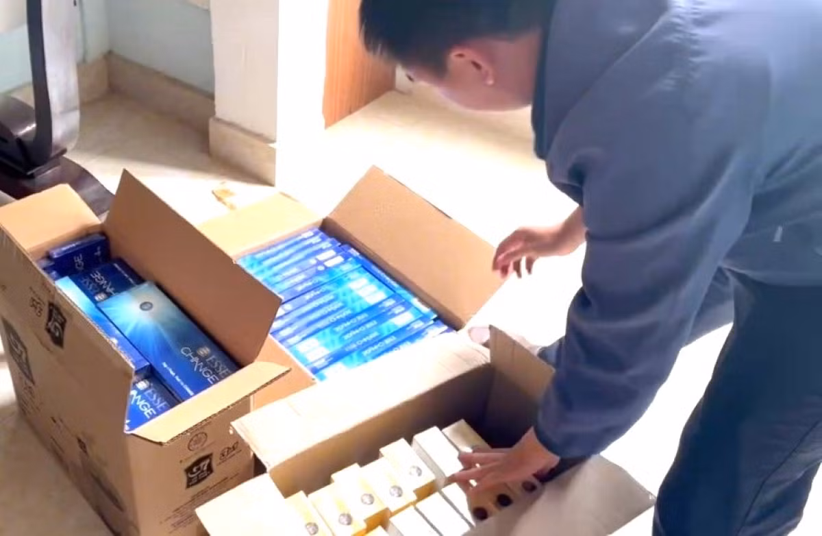 Triệt phá một đường dây mua bán thuốc lá nhập lậu tại Đà Nẵng -0