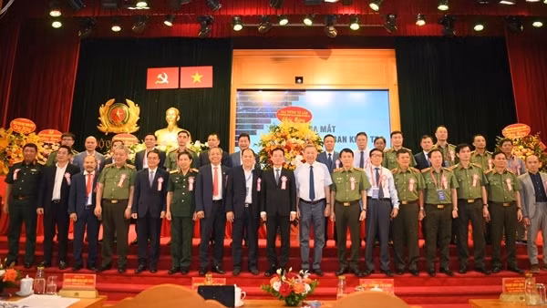 Nâng cao tiềm lực quốc gia trên không gian mạng, hình thành hệ sinh thái an ninh mạng bản sắc Việt Nam