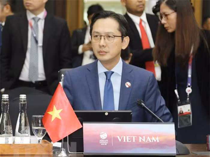 Hội nghị thượng đỉnh ASEAN lần thứ 43: “Táo bạo, để tiến lên!” -0