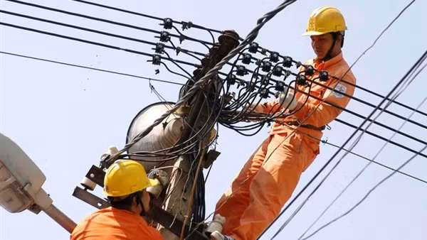 Xung quanh việc giá điện phải "cõng" khoản lỗ của EVN