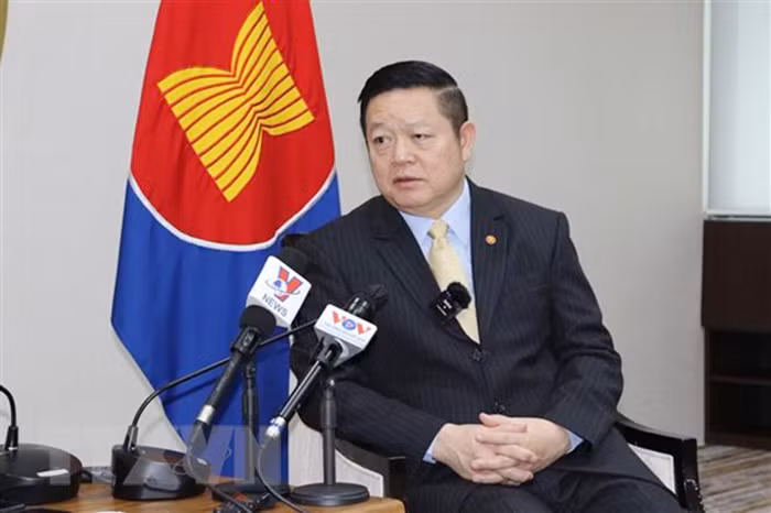 Hội nghị thượng đỉnh ASEAN lần thứ 43: “Táo bạo, để tiến lên!” -0