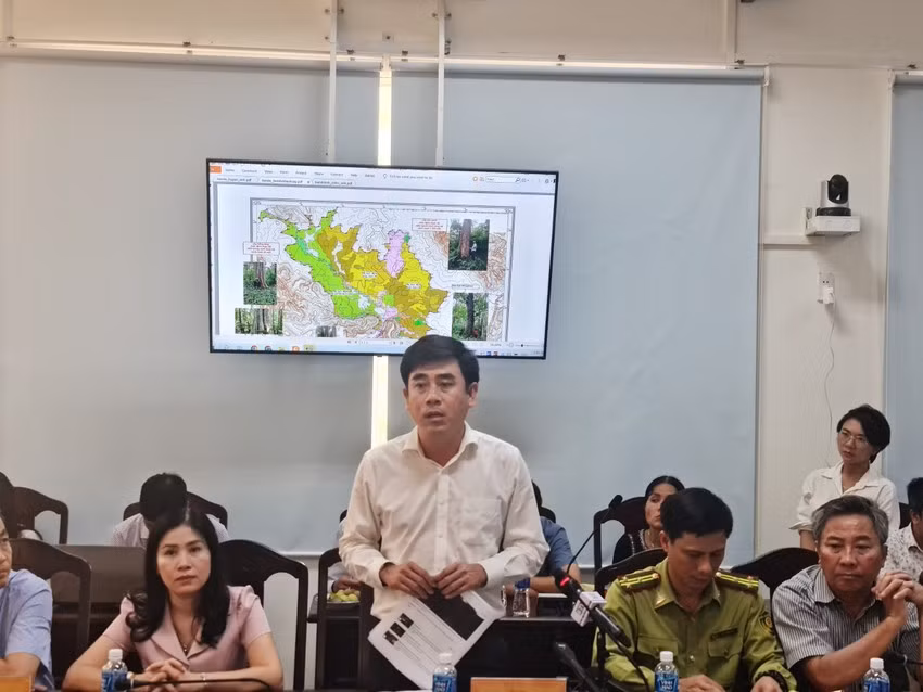 Giữ rừng cũng cho dân, giữ nước cũng cho dân -1