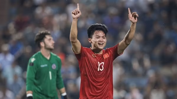 U23 Việt Nam thắng đậm ngày ra quân
