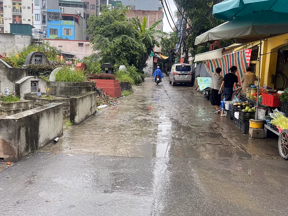 Sống cạnh “người chết” giữa Thủ đô -0