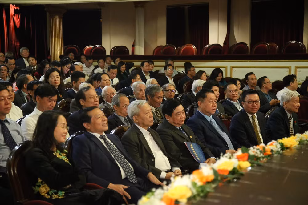 Phát huy tốt hơn nữa vai trò cầu nối giữa Đảng và đội ngũ văn nghệ sĩ -0