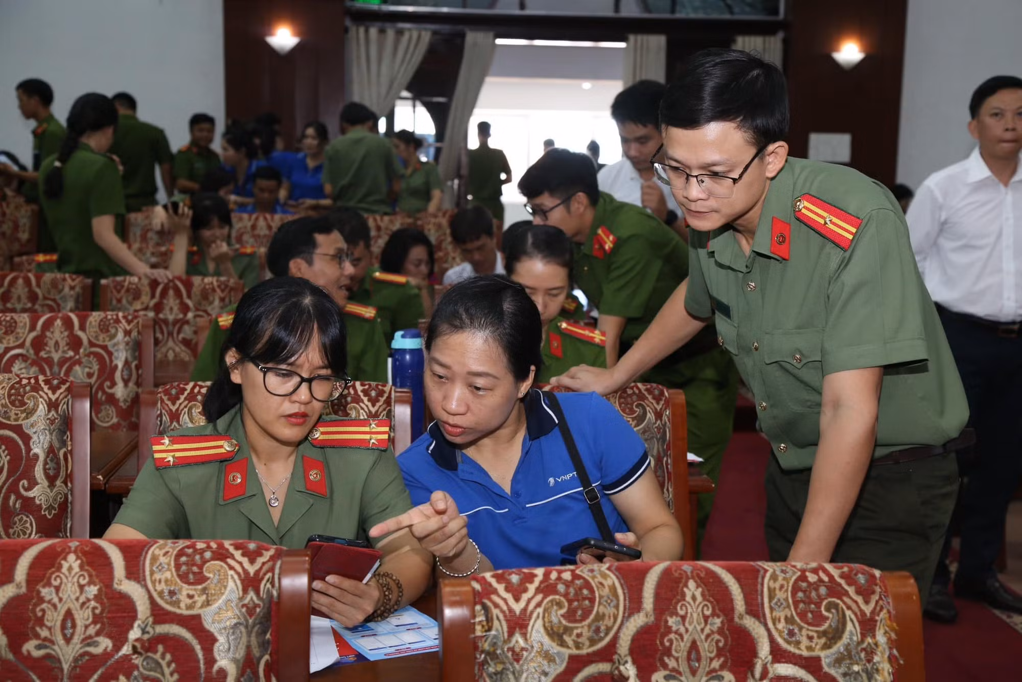 Công an Thừa Thiên Huế triển khai cấp phát chữ ký số với nhiều tiện ích -0