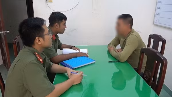 Bố vi phạm nồng độ cồn, con lên mạng đăng tin sai sự thật, xúc phạm CSGT