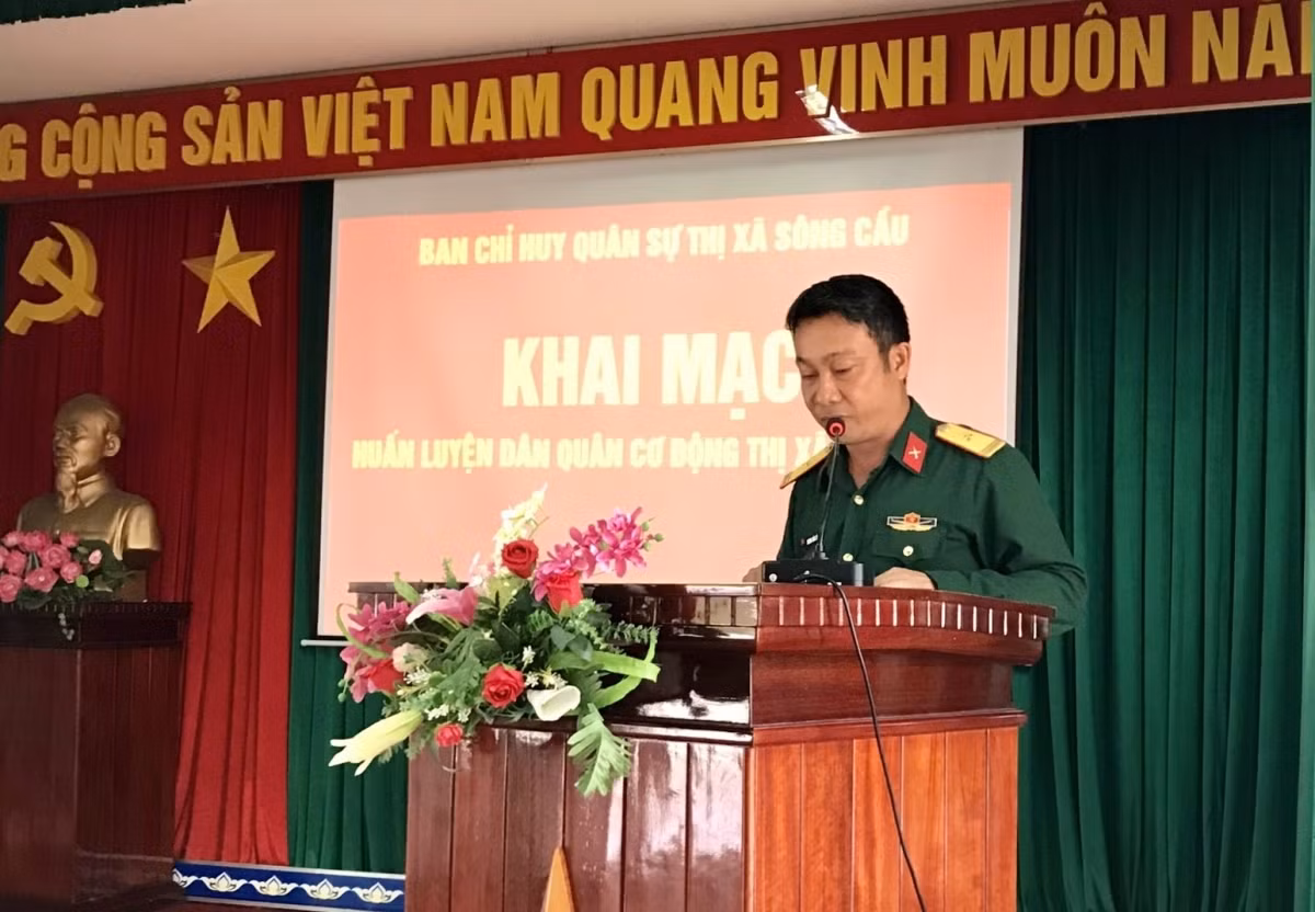 Thủ tướng thăm hỏi, chia buồn với gia đình Trung tá hy sinh khi cứu người -0