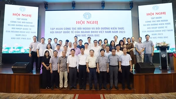 Ngành Bảo hiểm xã hội đẩy mạnh công tác bồi dưỡng kiến thức hội nhập quốc tế