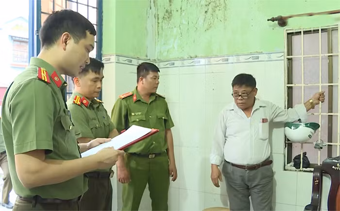 Đấu tranh với luật sư giả tuổi U80 -0