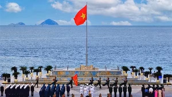 Khánh thành cột cờ Tổ quốc bên bờ biển Nha Trang