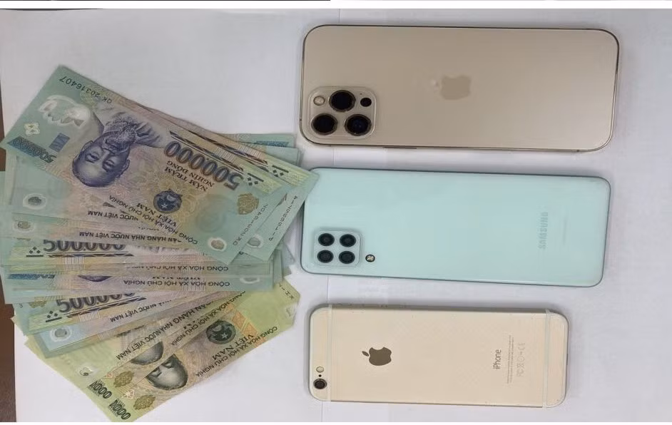 Ngủ quên khóa cửa, gia chủ bị “đạo chích” trộm tài sản -0